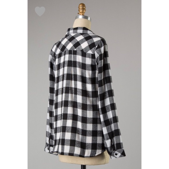 BOUTIQUE CLOSING MAKE AN OFFER - Picture 3 of 8